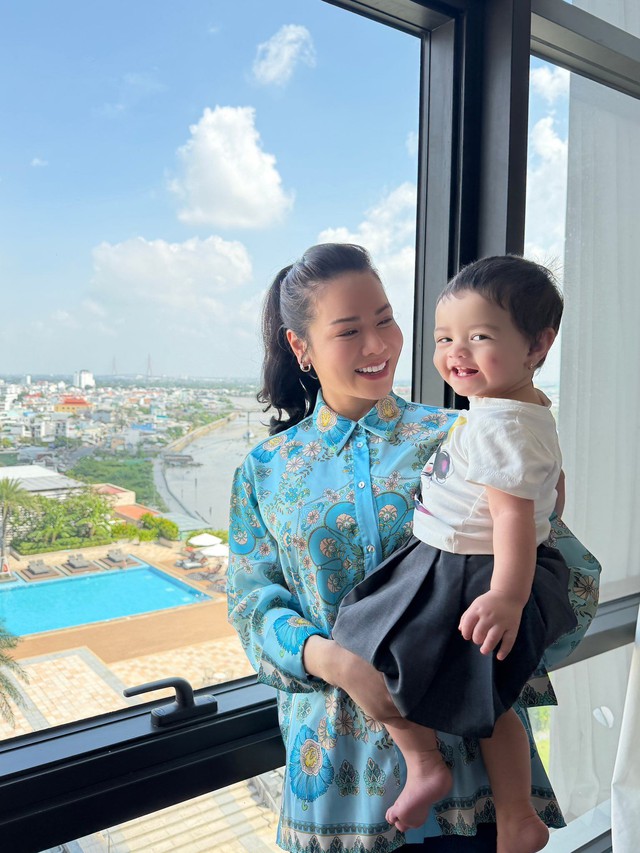 Nữ nghệ sĩ làm mẹ đơn thân vì yêu ai cũng khổ, 40 tuổi tự sinh con, sở hữu biệt thự 20 tỷ ở TP.HCM- Ảnh 7. Nữ nghệ sĩ làm mẹ đơn thân vì yêu ai cũng khổ, 40 tuổi tự sinh con, sở hữu biệt thự 20 tỷ ở TP.HCM- Ảnh 7.