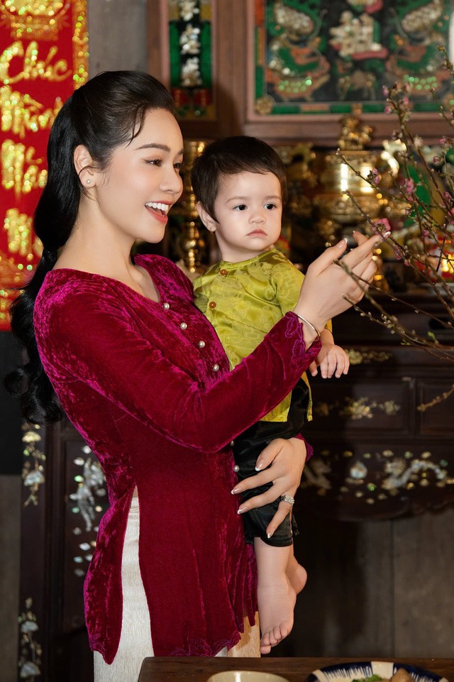 Nữ nghệ sĩ làm mẹ đơn thân vì yêu ai cũng khổ, 40 tuổi tự sinh con, sở hữu biệt thự 20 tỷ ở TP.HCM- Ảnh 1. Nữ nghệ sĩ làm mẹ đơn thân vì yêu ai cũng khổ, 40 tuổi tự sinh con, sở hữu biệt thự 20 tỷ ở TP.HCM- Ảnh 1.