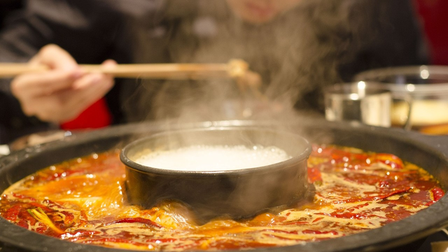 Mắc 2 loại ung thư trong 3 năm, người đ&agrave;n &ocirc;ng &acirc;n hận: "Gi&aacute; như t&ocirc;i tr&aacute;nh xa 5 th&oacute;i quen ăn uống n&agrave;y sớm hơn!"- Ảnh 1.