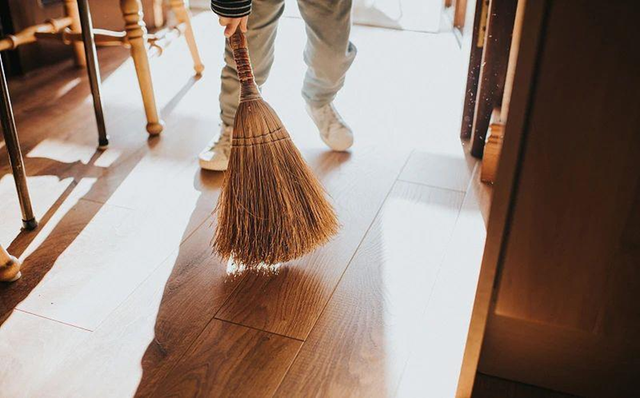 Dọn dẹp nh&agrave; đ&oacute;n Tết, b&eacute; g&aacute;i lớp 2 bị "ăn m&ograve;n 20 lỗ thủng" ở n&atilde;o- Ảnh 2.