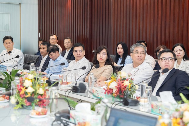 Bộ trưởng Bộ Y tế thăm và chúc Tết Bệnh viện Chợ Rẫy- Ảnh 4. Bộ trưởng Bộ Y tế thăm và chúc Tết Bệnh viện Chợ Rẫy- Ảnh 4.