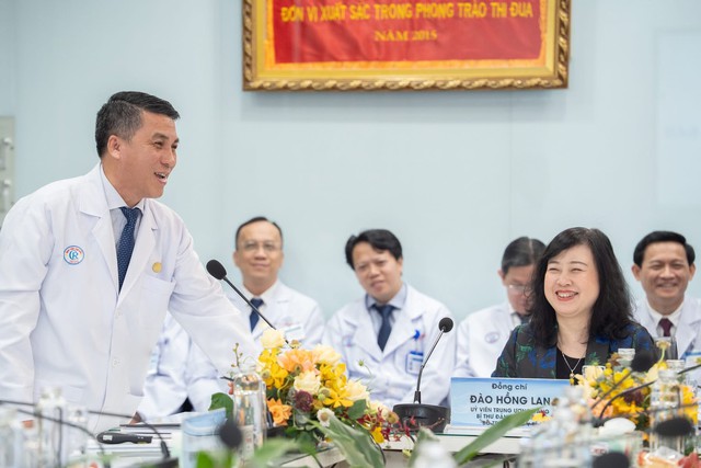 Bộ trưởng Bộ Y tế thăm và chúc Tết Bệnh viện Chợ Rẫy- Ảnh 3. Bộ trưởng Bộ Y tế thăm và chúc Tết Bệnh viện Chợ Rẫy- Ảnh 3.