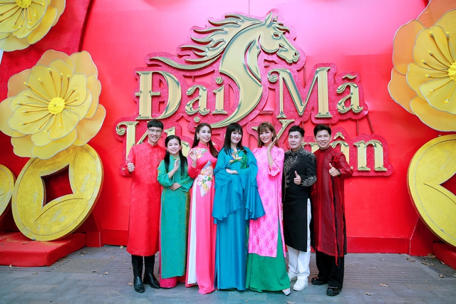 &Aacute; hậu Băng Ch&acirc;u v&agrave; hơn 100 nghệ sĩ nhận bằng khen "Nghệ sĩ v&igrave; cộng đồng"- Ảnh 1.