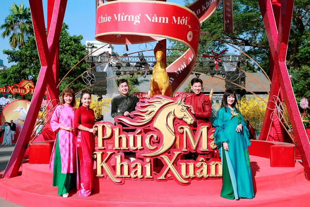 &Aacute; hậu Băng Ch&acirc;u v&agrave; hơn 100 nghệ sĩ nhận bằng khen "Nghệ sĩ v&igrave; cộng đồng"- Ảnh 11.