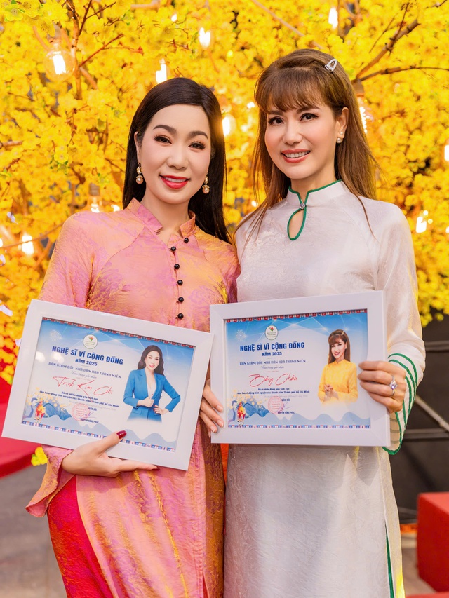 &Aacute; hậu Băng Ch&acirc;u v&agrave; hơn 100 nghệ sĩ nhận bằng khen "Nghệ sĩ v&igrave; cộng đồng"- Ảnh 8.