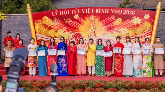 &Aacute; hậu Băng Ch&acirc;u v&agrave; hơn 100 nghệ sĩ nhận bằng khen "Nghệ sĩ v&igrave; cộng đồng"- Ảnh 4.