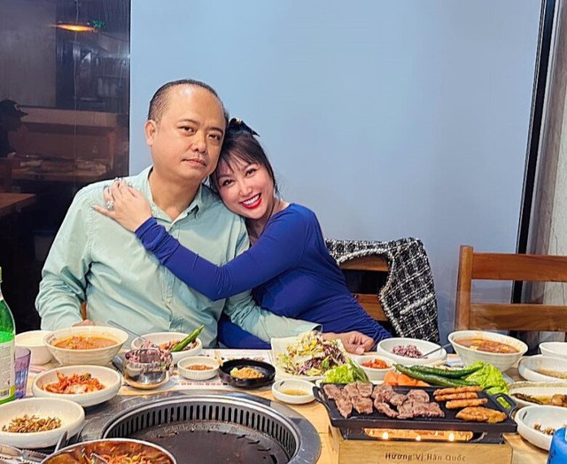 Đại gia miền T&acirc;y si m&ecirc; mẹ đơn th&acirc;n U55 l&agrave; nghệ sĩ, Ph&oacute; Viện trưởng - Ảnh 2.