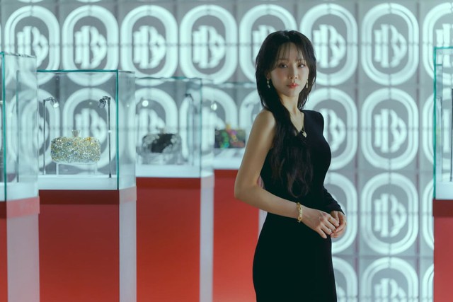 The Art of Sarah: Khi đồ hiệu l&agrave; một loại tiền tệ- Ảnh 1.