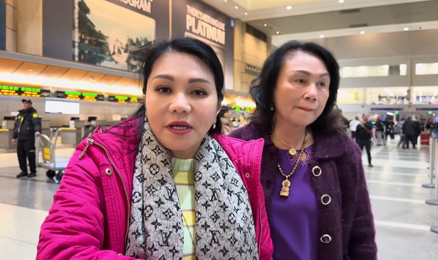 Nữ NSƯT ở Mỹ ng&agrave;y m&ugrave;ng 3 Tết vội bay về nước, chồng than: "Mới về đ&atilde; đi rồi"- Ảnh 1.