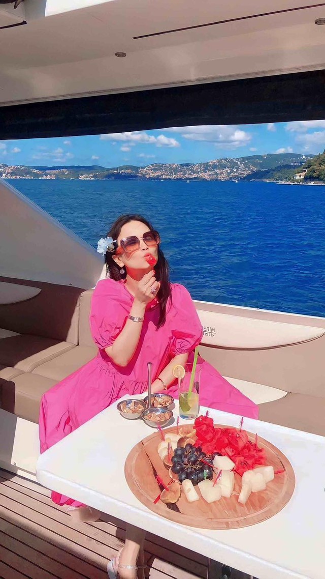 Nữ ca sĩ gi&agrave;u nhất Việt Nam n&oacute;i r&otilde; th&ocirc;ng tin bị chồng tỷ ph&uacute; ở Mỹ kiểm so&aacute;t - Ảnh 4.