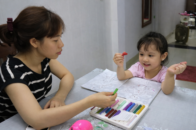 Khen con sai c&aacute;ch c&oacute; thể v&ocirc; t&igrave;nh g&acirc;y hại cho trẻ  - Ảnh 2.