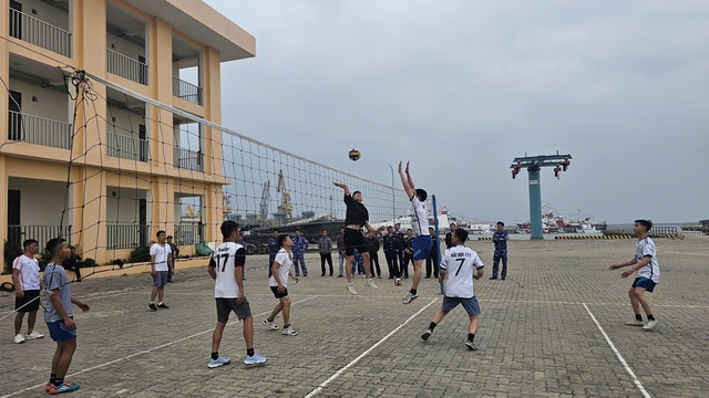 Hải đo&agrave;n 11: Giữ vững kh&iacute; thế vui Xu&acirc;n, sẵn s&agrave;ng chiến đấu cao - Ảnh 8.