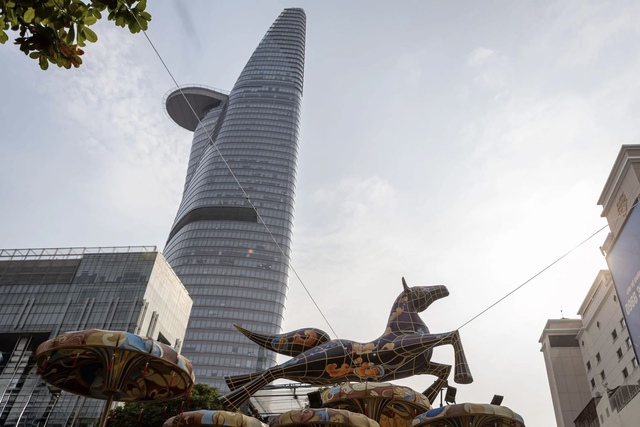 Đường hoa Nguyễn Huệ xuân Bính Ngọ 2026: “Bản giao hưởng ngàn hoa” giữa lòng thành phố hiện đại - Ảnh 5.