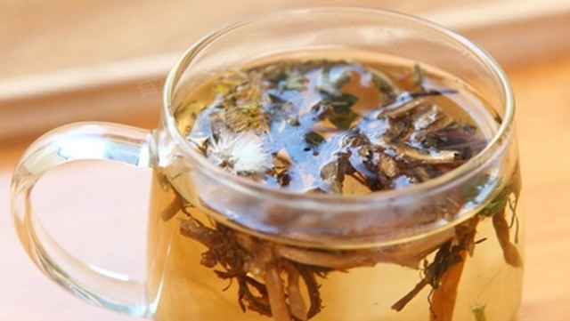 Loại cỏ dại nhưng được coi là “nữ hoàng thảo dược”, pha nước uống có loạt công dụng khiến nhiều người bất ngờ- Ảnh 3. Loại cỏ dại nhưng được coi là “nữ hoàng thảo dược”, pha nước uống có loạt công dụng khiến nhiều người bất ngờ- Ảnh 3.