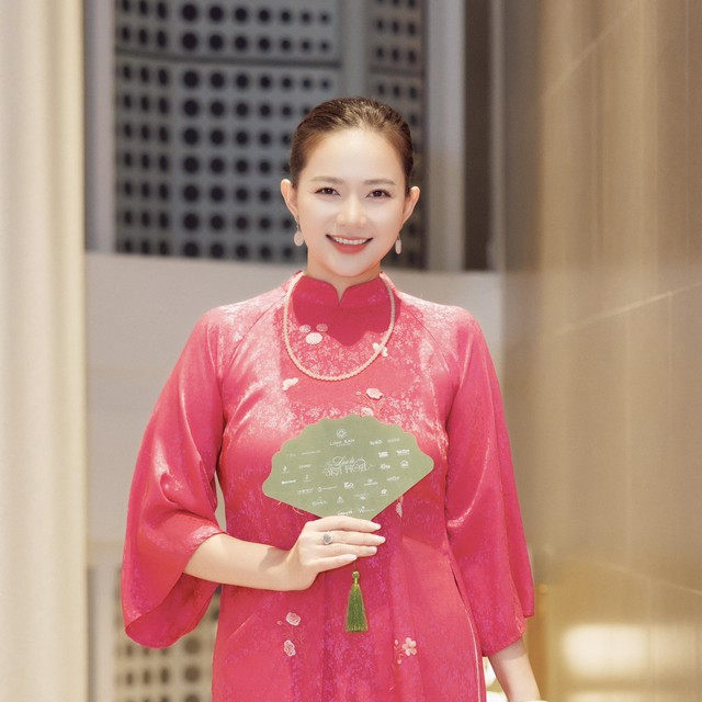 Đại gia U65 si mê mỹ nhân Việt kém 26 tuổi bất chấp thế nào, tặng toàn bộ tài sản hàng trăm tỷ- Ảnh 5. Đại gia U65 si mê mỹ nhân Việt kém 26 tuổi bất chấp thế nào, tặng toàn bộ tài sản hàng trăm tỷ- Ảnh 5.