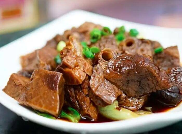 3 phần thịt lợn bị cảnh báo “tiềm ẩn rủi ro”, bác sĩ nhắc nên hạn chế ăn nếu không muốn rước họa vào thân - Ảnh 2.