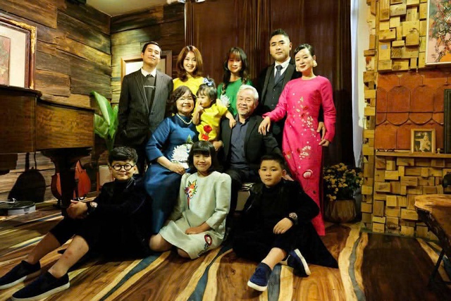 NTK Linh Moon dốc hết mọi vốn liếng để thực hiện giấc mơ của m&igrave;nh trong bộ sưu tập SOGNO NIGHT tại l&acirc;u đ&agrave;i Petrovsky  - Ảnh 5.