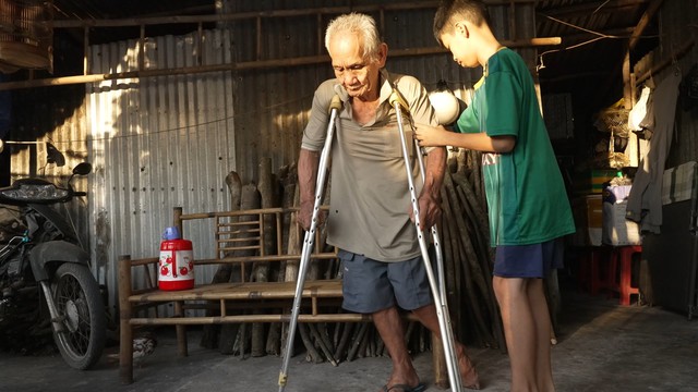 Nữ diễn viên bật khóc kêu gọi người mẹ bỏ con: "Tôi mong chị quay về"- Ảnh 2. Nữ diễn viên bật khóc kêu gọi người mẹ bỏ con: "Tôi mong chị quay về"- Ảnh 2.