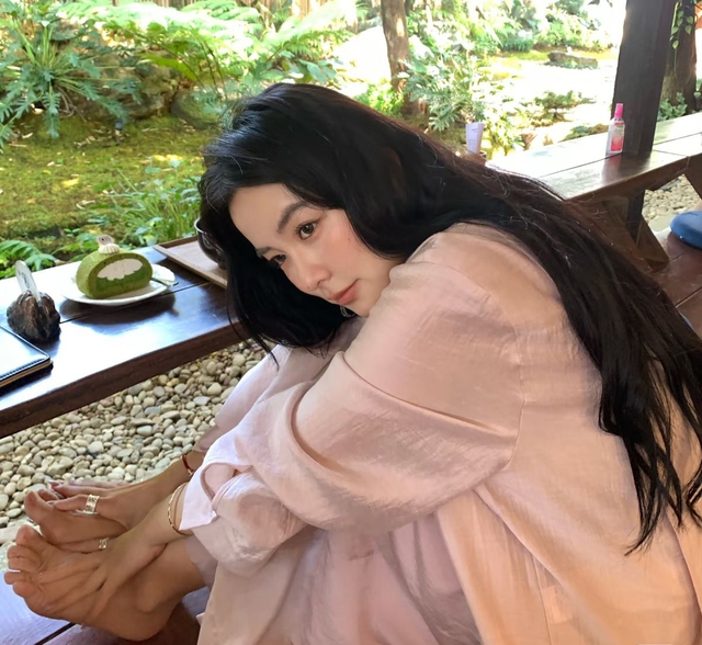 Phụ nữ qua tuổi 40, đủ hay thiếu estrogen chỉ nh&igrave;n qua 4 chỗ n&agrave;y l&agrave; LỘ HẾT!- Ảnh 2.