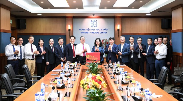 Bộ trưởng Bộ Y tế Đ&agrave;o Hồng Lan đến thăm v&agrave; ch&uacute;c tết   Bệnh viện Đại học Y Dược TP. Hồ Ch&iacute; Minh nh&acirc;n dịp Xu&acirc;n B&iacute;nh Ngọ 2026- Ảnh 3.