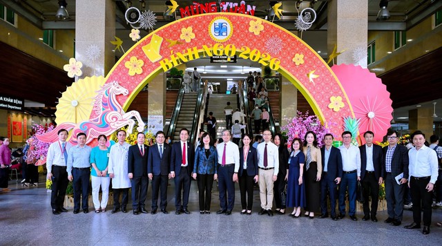 Bộ trưởng Bộ Y tế Đ&agrave;o Hồng Lan đến thăm v&agrave; ch&uacute;c tết   Bệnh viện Đại học Y Dược TP. Hồ Ch&iacute; Minh nh&acirc;n dịp Xu&acirc;n B&iacute;nh Ngọ 2026- Ảnh 4.