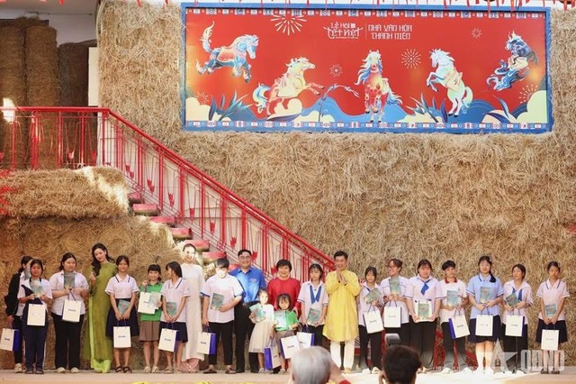 Tuổi trẻ th&agrave;nh phố Hồ Ch&iacute; Minh ho&agrave; c&ugrave;ng kh&ocirc;ng gian xưa - Tết nay tại Lễ hội Tết Việt B&iacute;nh Ngọ năm 2026- Ảnh 4.