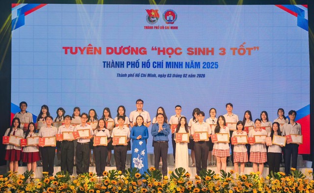Rạng rỡ những "đ&oacute;a hoa" học đường: T&ocirc;n vinh bản lĩnh v&agrave; kh&aacute;t vọng chinh phục của học sinh Th&agrave;nh phố mang t&ecirc;n B&aacute;c- Ảnh 2.