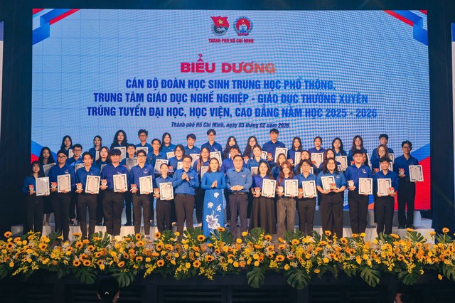 Rạng rỡ những "đ&oacute;a hoa" học đường: T&ocirc;n vinh bản lĩnh v&agrave; kh&aacute;t vọng chinh phục của học sinh Th&agrave;nh phố mang t&ecirc;n B&aacute;c- Ảnh 3.