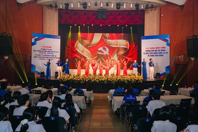 Rạng rỡ những "đ&oacute;a hoa" học đường: T&ocirc;n vinh bản lĩnh v&agrave; kh&aacute;t vọng chinh phục của học sinh Th&agrave;nh phố mang t&ecirc;n B&aacute;c- Ảnh 4.