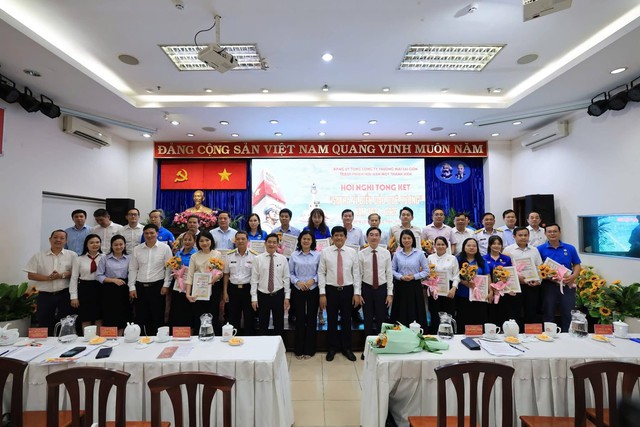 Đảng bộ Tổng C&ocirc;ng ty Thương mại S&agrave;i G&ograve;n (SATRA): Viết tiếp bản h&ugrave;ng ca dưới cờ Đảng v&agrave; h&agrave;nh tr&igrave;nh tuyến đầu- Ảnh 4.