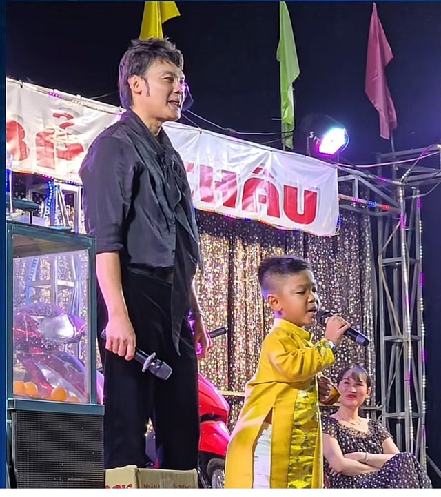 Con nu&ocirc;i của một nam NSƯT: Đổi đời, được nhiều Việt kiều cho tiền- Ảnh 2.