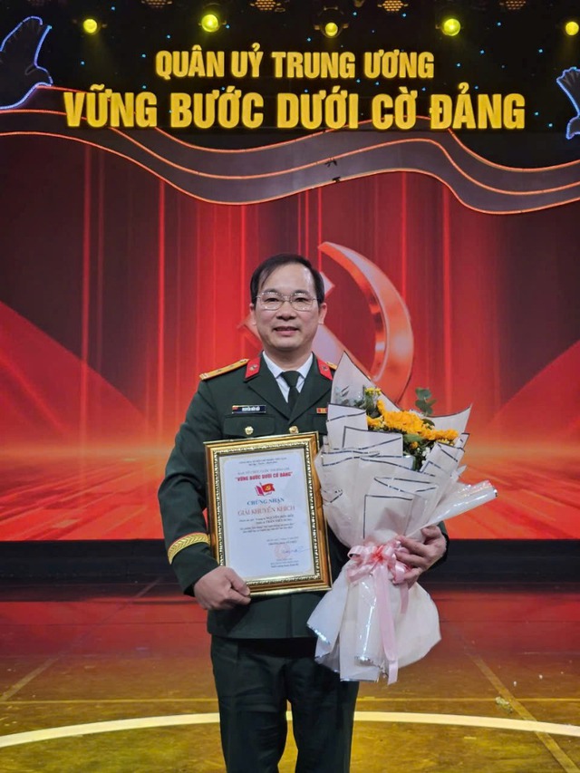 Trường Sĩ quan Thông tin tham gia Lễ Tổng kết và trao giải Cuộc thi “Vững bước dưới cờ Đảng” - Ảnh 2.