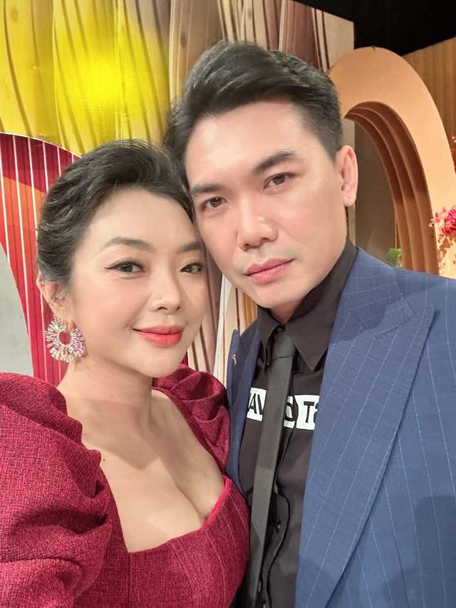 Nữ NSƯT l&ecirc;n Thượng t&aacute; ở tuổi 42: Cưới chồng Pakistan, chồng ng&agrave;y c&agrave;ng y&ecirc;u say đắm - Ảnh 4.