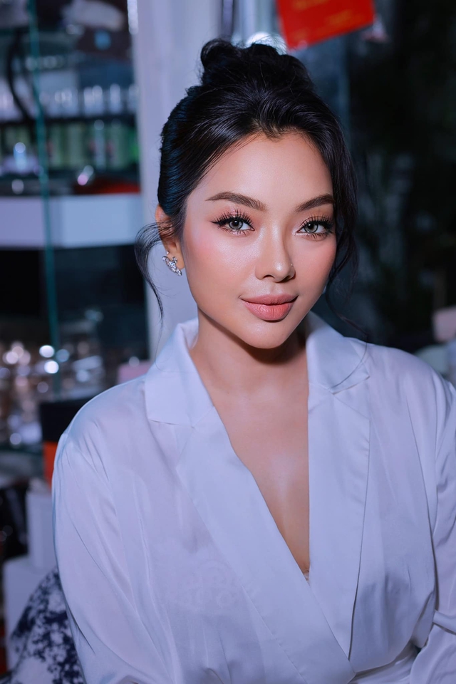 Nữ NSƯT l&ecirc;n Thượng t&aacute; ở tuổi 42: Cưới chồng Pakistan, chồng ng&agrave;y c&agrave;ng y&ecirc;u say đắm - Ảnh 2.