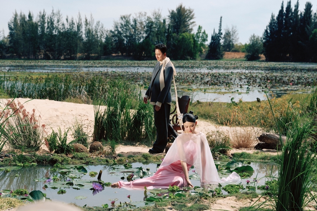 Vợ Phan Mạnh Quỳnh bị bỏng nắng v&igrave; "chiều chồng" l&agrave;m 1 việc - Ảnh 2.