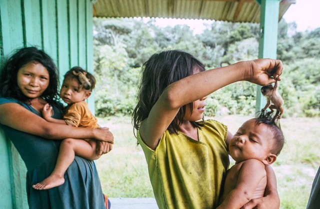 Ng&ocirc;n ngữ kỳ quặc nhất thế giới - Ảnh 1.