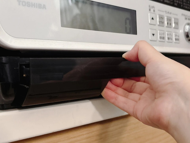 Dọn nh&agrave; đ&oacute;n Tết đừng bỏ qua chiếc l&ograve; vi s&oacute;ng bốc m&ugrave;i, đầy vi khuẩn: 4 mẹo l&agrave;m sạch chỉ trong 3 ph&uacute;t - Ảnh 1.