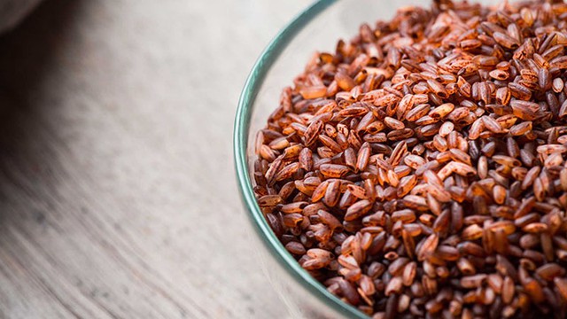 Hương Giang đẹp nuột, eo thắt b&eacute; x&iacute;u "chặt đẹp" loạt mỹ nh&acirc;n: Rất th&iacute;ch d&ugrave;ng thứ n&agrave;y ăn thay cơm của người Việt, vừa đẹp vừa tốt sức khỏe - Ảnh 8.