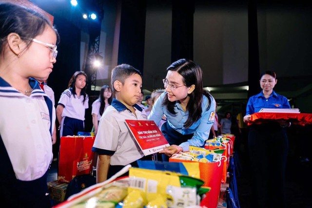 Xu&acirc;n sẻ chia &ndash; Tết y&ecirc;u thương: Ấm &aacute;p nghĩa t&igrave;nh giữa l&ograve;ng th&agrave;nh phố mang t&ecirc;n B&aacute;c - Ảnh 1.