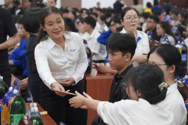 Xu&acirc;n sẻ chia &ndash; Tết y&ecirc;u thương: Ấm &aacute;p nghĩa t&igrave;nh giữa l&ograve;ng th&agrave;nh phố mang t&ecirc;n B&aacute;c - Ảnh 3.