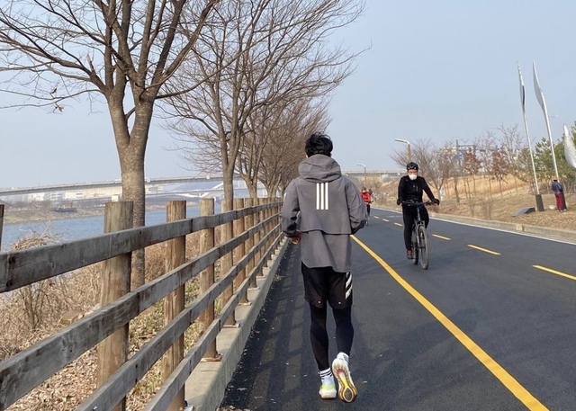 Cuối c&ugrave;ng cũng t&igrave;m ra m&ocirc;n thể thao cực tốt cho "chuyện ấy"! Cứ mỗi ph&uacute;t tập lại tăng th&ecirc;m 2 ph&uacute;t thời gian quan hệ - Ảnh 1.