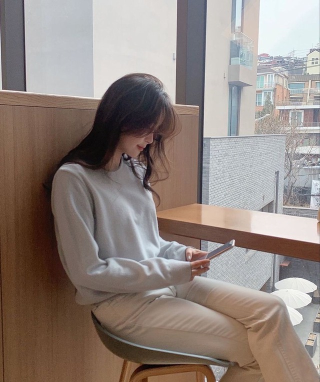  Đi l&agrave;m bao nhi&ecirc;u năm mới hiểu: Mỗi lần than mệt tr&ecirc;n mạng l&agrave; một lần tự giảm gi&aacute; m&igrave;nh- Ảnh 1.