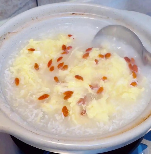 3 m&oacute;n được gọi l&agrave; &ldquo;progesterone tự nhi&ecirc;n&rdquo;, ăn c&aacute;ch ng&agrave;y, da s&aacute;ng mịn, căng b&oacute;ng thần kỳ - Ảnh 1.