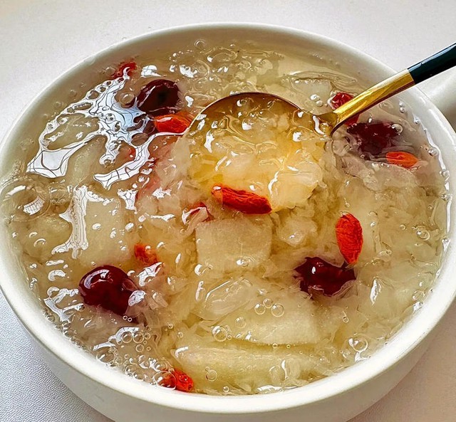 3 m&oacute;n được gọi l&agrave; &ldquo;progesterone tự nhi&ecirc;n&rdquo;, ăn c&aacute;ch ng&agrave;y, da s&aacute;ng mịn, căng b&oacute;ng thần kỳ - Ảnh 2.