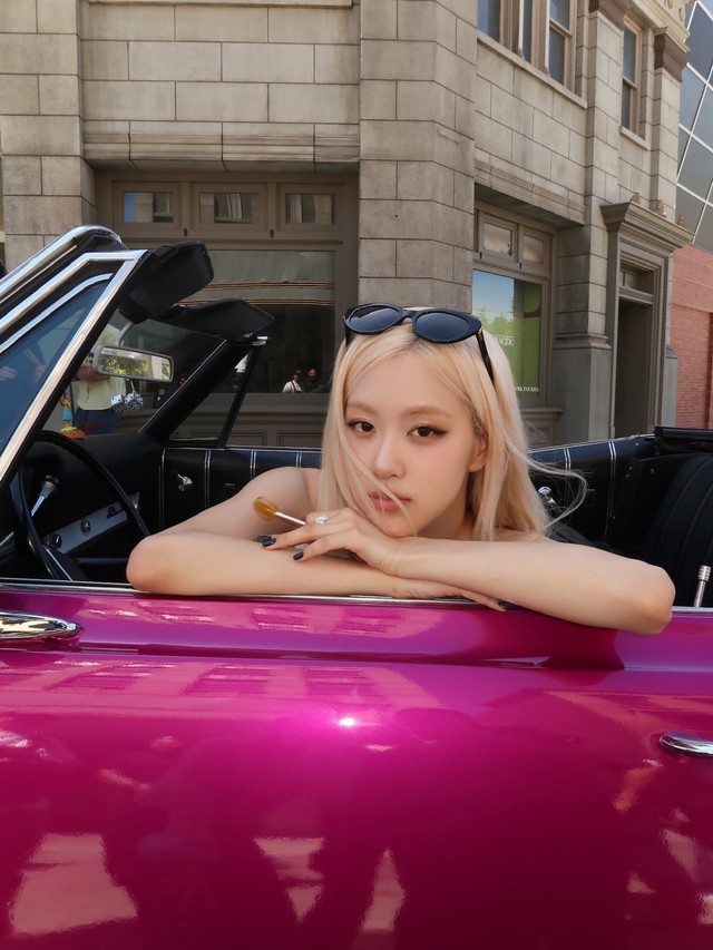 Mỹ nh&acirc;n đẹp nhất thế giới sự nghiệp l&ecirc;n thẳng 1 đường: Vừa t&aacute;ch nh&oacute;m đ&atilde; li&ecirc;n tục l&agrave;m n&ecirc;n lịch sử, qu&aacute; khứ bất c&ocirc;ng đi v&agrave;o dĩ v&atilde;ng - Ảnh 4.