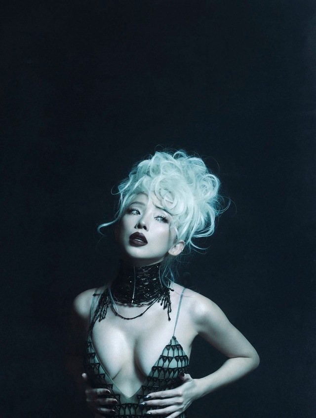 Tóc Tiên quyết không cho dân tình nghỉ ngơi- Ảnh 4. Tóc Tiên quyết không cho dân tình nghỉ ngơi- Ảnh 4.