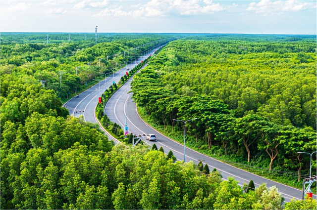 C&aacute;nh bay tr&ecirc;n tầng kh&ocirc;ng: Th&agrave;nh phố Hồ Ch&iacute; Minh ch&iacute;nh thức khai th&aacute;c tour trực thăng li&ecirc;n v&ugrave;ng từ 11/3 - Ảnh 4.
