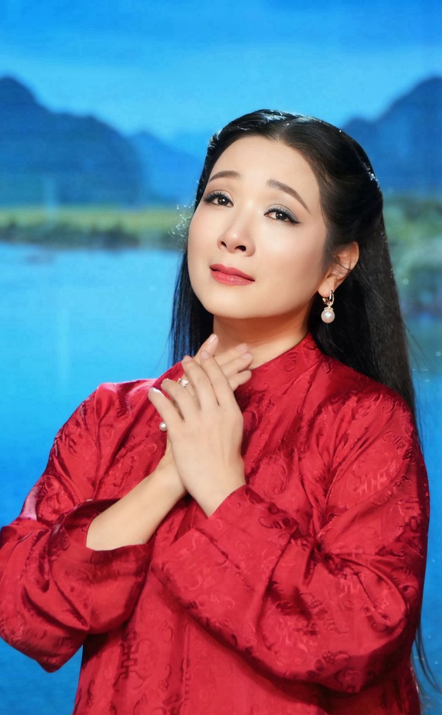 Mẹ đơn th&acirc;n l&agrave; nữ NSƯT đ&igrave;nh đ&aacute;m 1 thời: U60 gi&agrave;u c&oacute;, đẹp căng tr&agrave;n, nhiều người si m&ecirc; tặng v&agrave;ng- Ảnh 1.