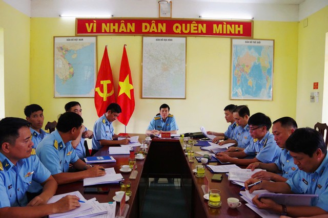 Chăm lo từ bữa ăn, giấc ngủ đến tư tưởng chiến sĩ mới - Ảnh 1.