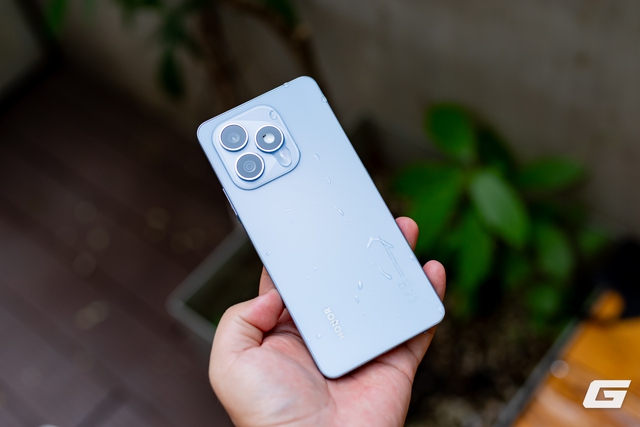 Tr&ecirc;n tay HONOR X8d: Nh&igrave;n mỏng m&agrave; pin tận 7000mAh, c&oacute; t&iacute;nh năng m&agrave; nhiều flagship kh&ocirc;ng c&oacute;, gi&aacute; từ 8 triệu đồng- Ảnh 5.